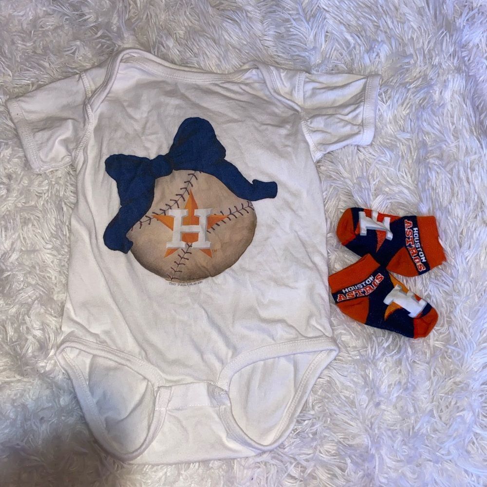 TT Gear by Tiny Turnip 24M Baby Houston Astros Onesie and Astros Socks